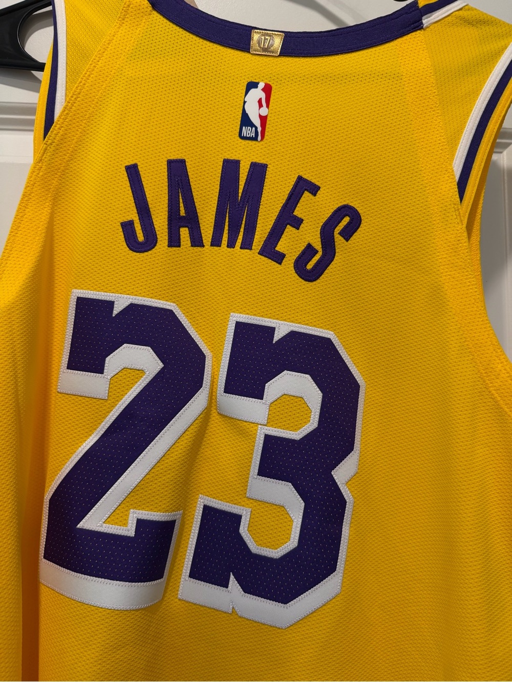 LeBron James Lakers Nike Authentic Jersey Gold #23 Size 48 - Picture 3 of 13